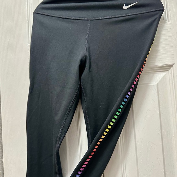 Nike Women's‎ Black Leggings with Multicolor Stripe - Picture 4 of 8